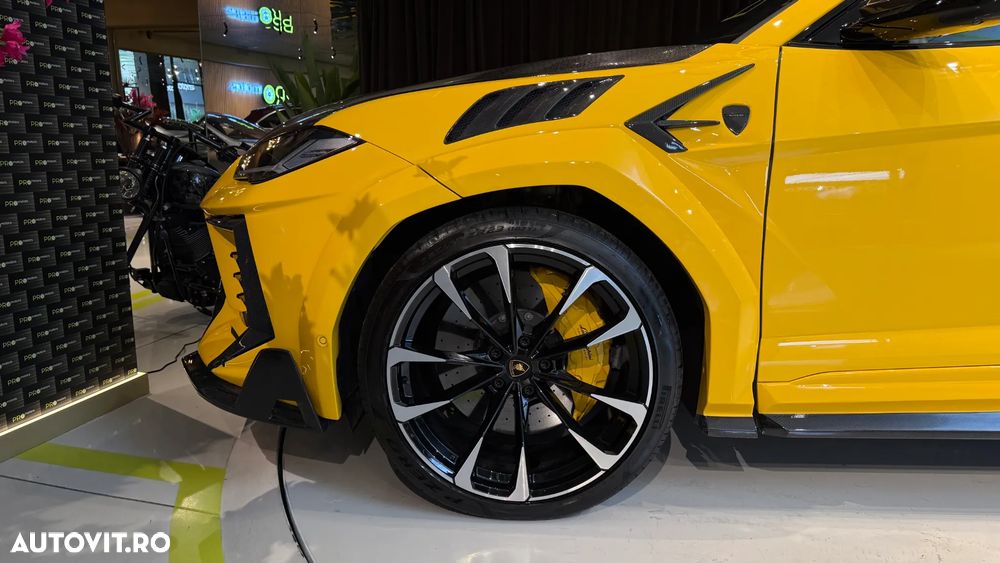 Lamborghini URUS - 16