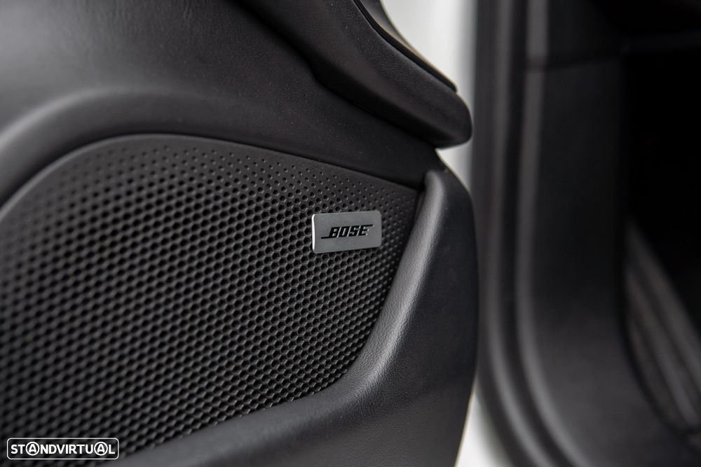 Porsche Taycan 4S - 11