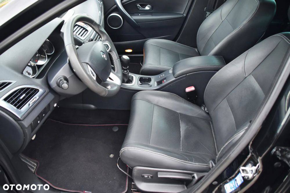 Renault Megane TCe 180 GT - 7