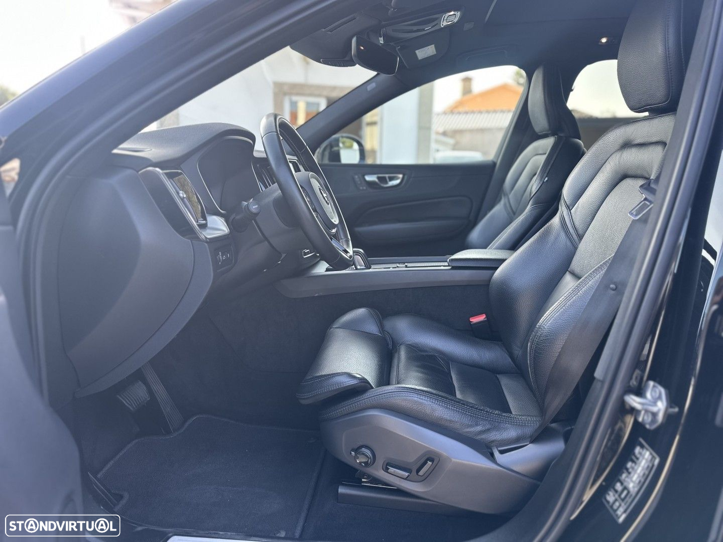 Volvo XC 60 T8 Twin Engine AWD Geartronic Momentum - 20