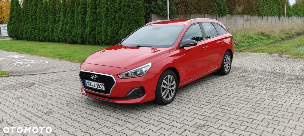 Hyundai i30 Fastback 1.6 CRDI Premium DCT - 1