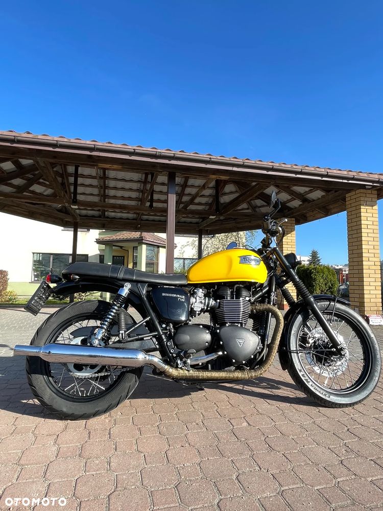 Triumph Bonneville - 15