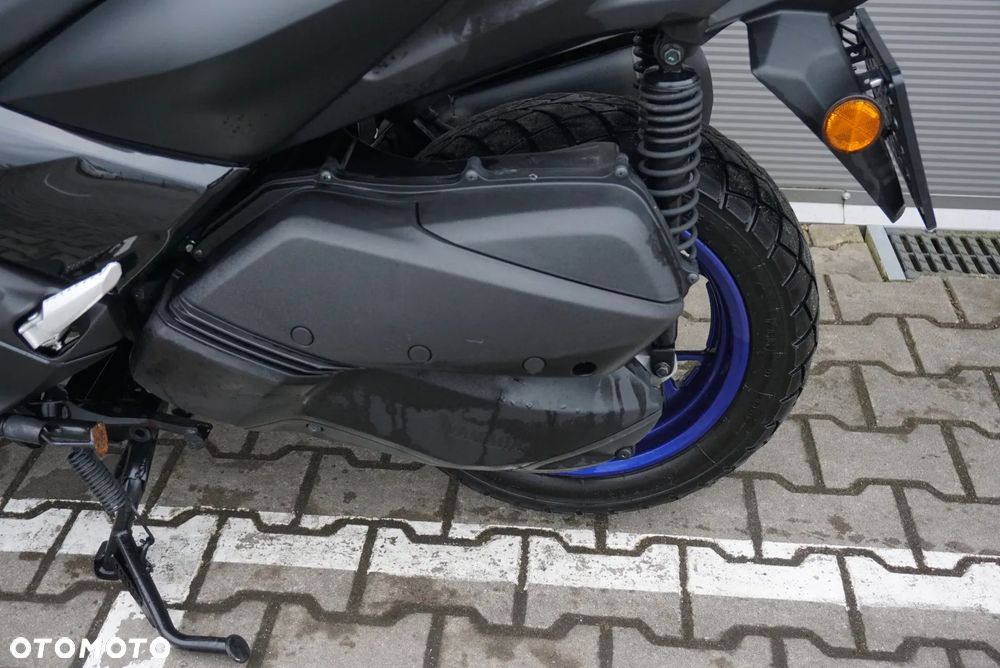 Yamaha X-max - 11