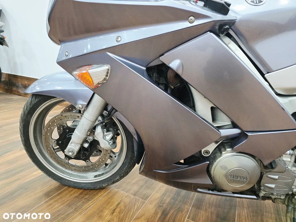 Yamaha FJR - 17
