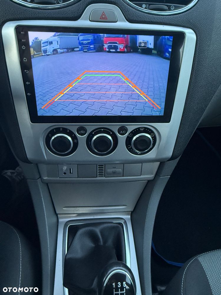 Ford Focus 1.6 Ambiente - 8