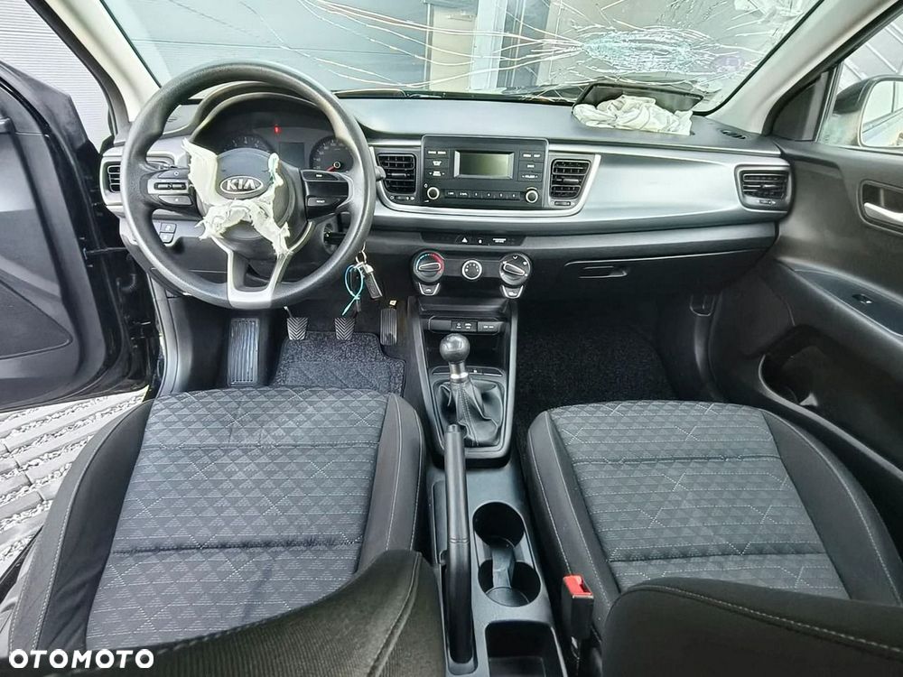 Kia Rio - 12