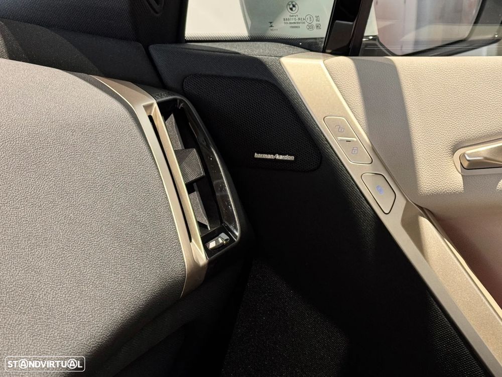 BMW iX xDrive40 - 17