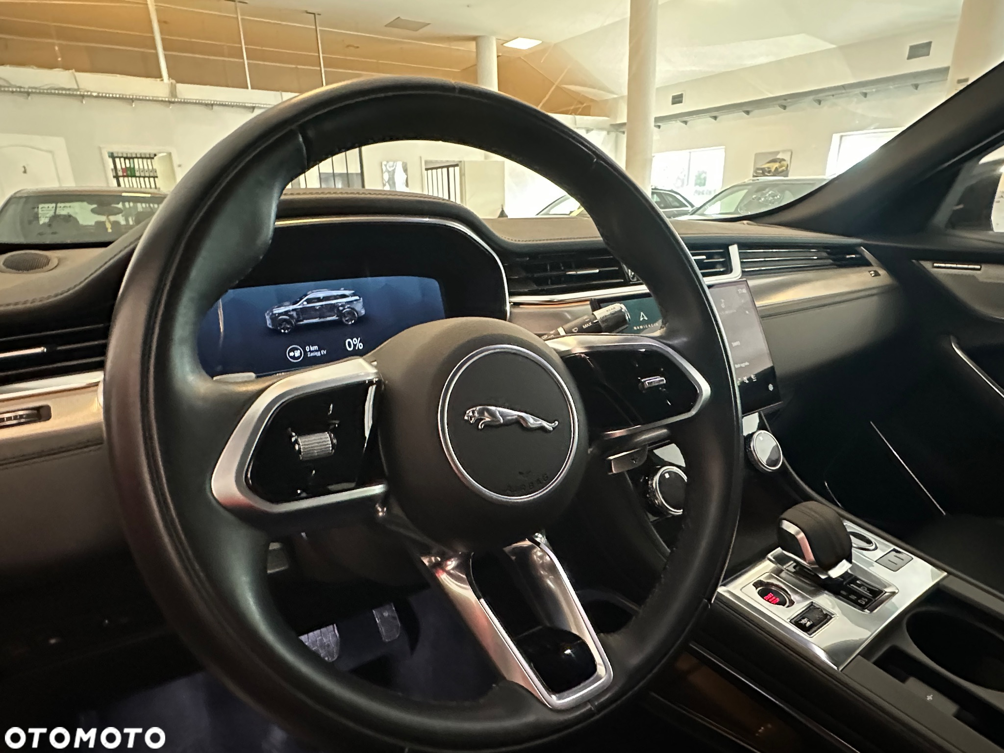 Jaguar F-Pace 2.0 P400e PHEV AWD SE - 29