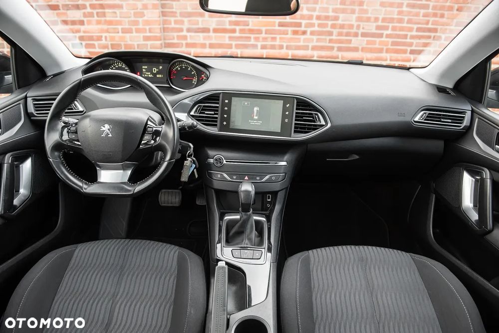 Peugeot 308 1.2 PureTech Allure S&S - 25
