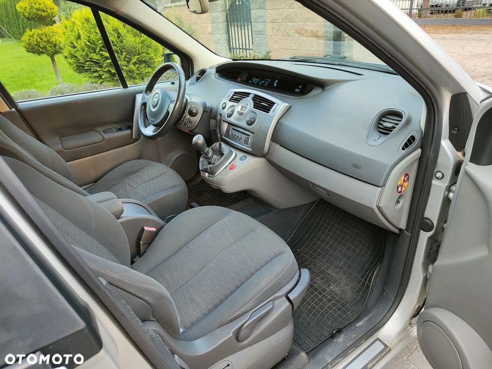Renault Grand Scenic 2.0 16V Confort Expression - 9