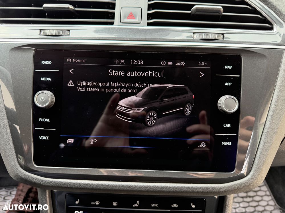 Volkswagen Tiguan - 16