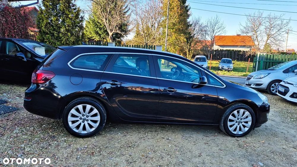 Opel Astra 1.4 Turbo Cosmo - 11