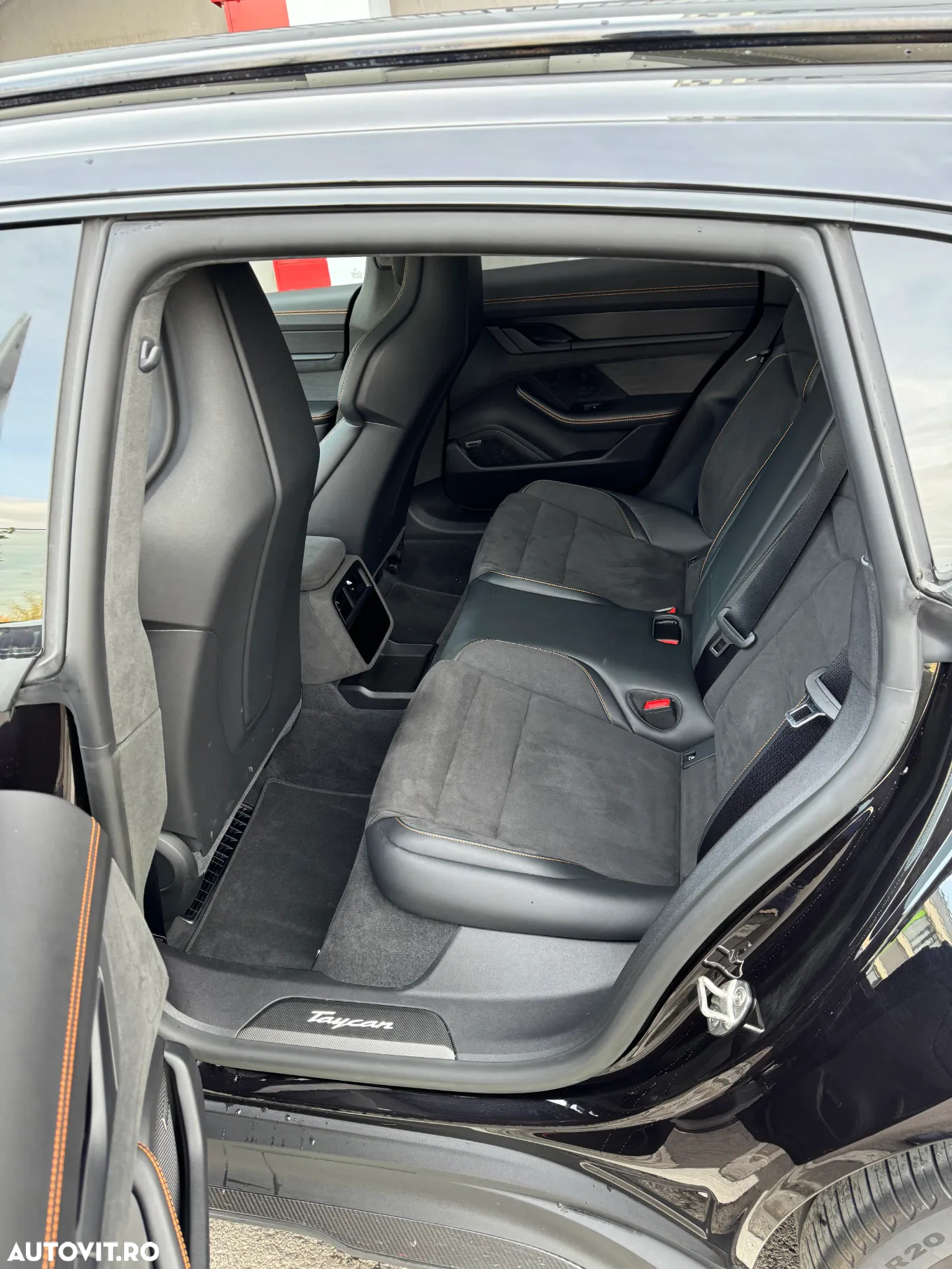 Porsche Taycan - 9
