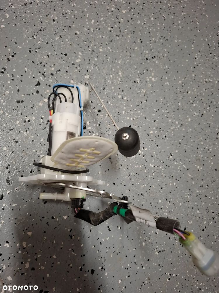 KTM Duke 125 390 zbiornik bak pompa paliwa - 2