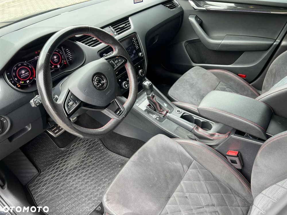 Skoda Octavia 2.0 TSI RS 245 DSG - 28