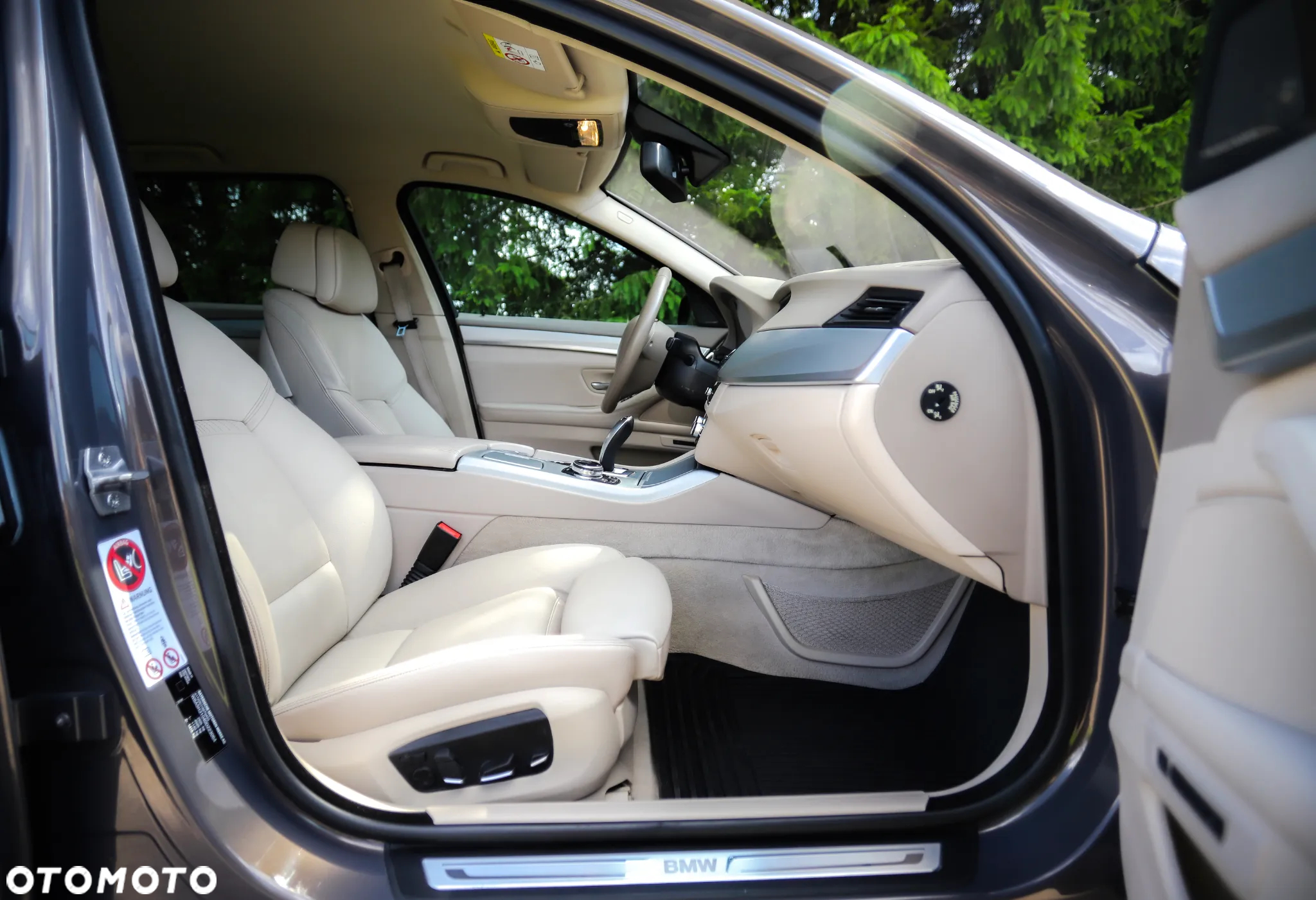 BMW Seria 5 535i xDrive Touring - 11