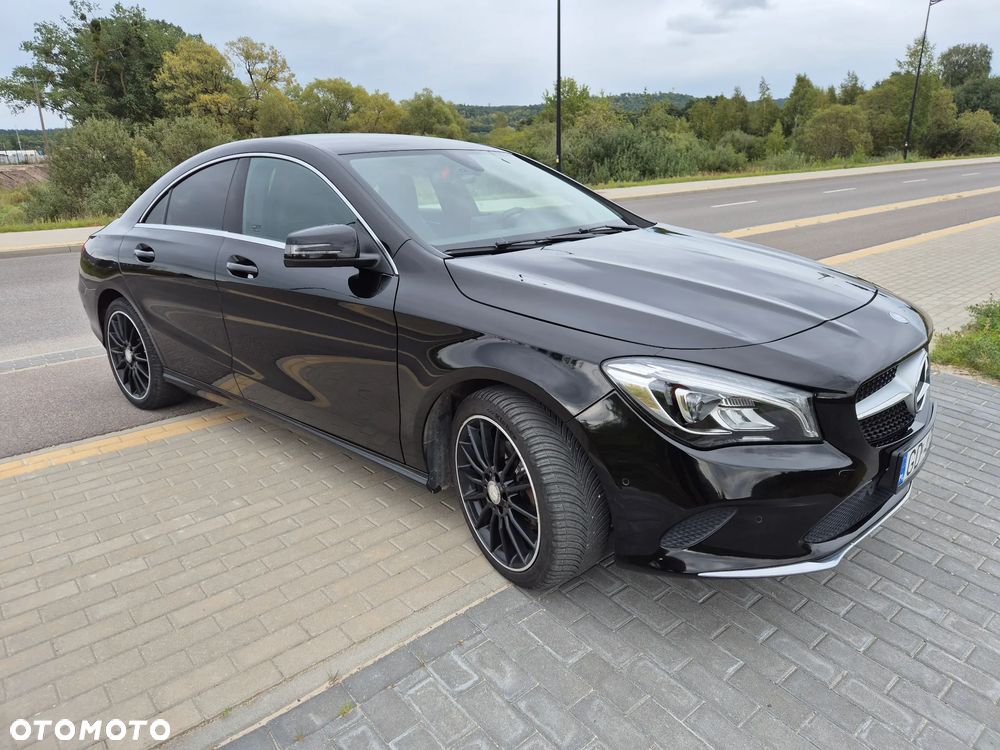 Mercedes-Benz CLA 180 7G-DCT Urban - 3