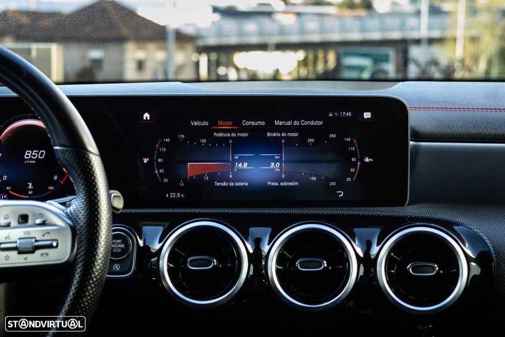 Mercedes-Benz CLA 180 - 32