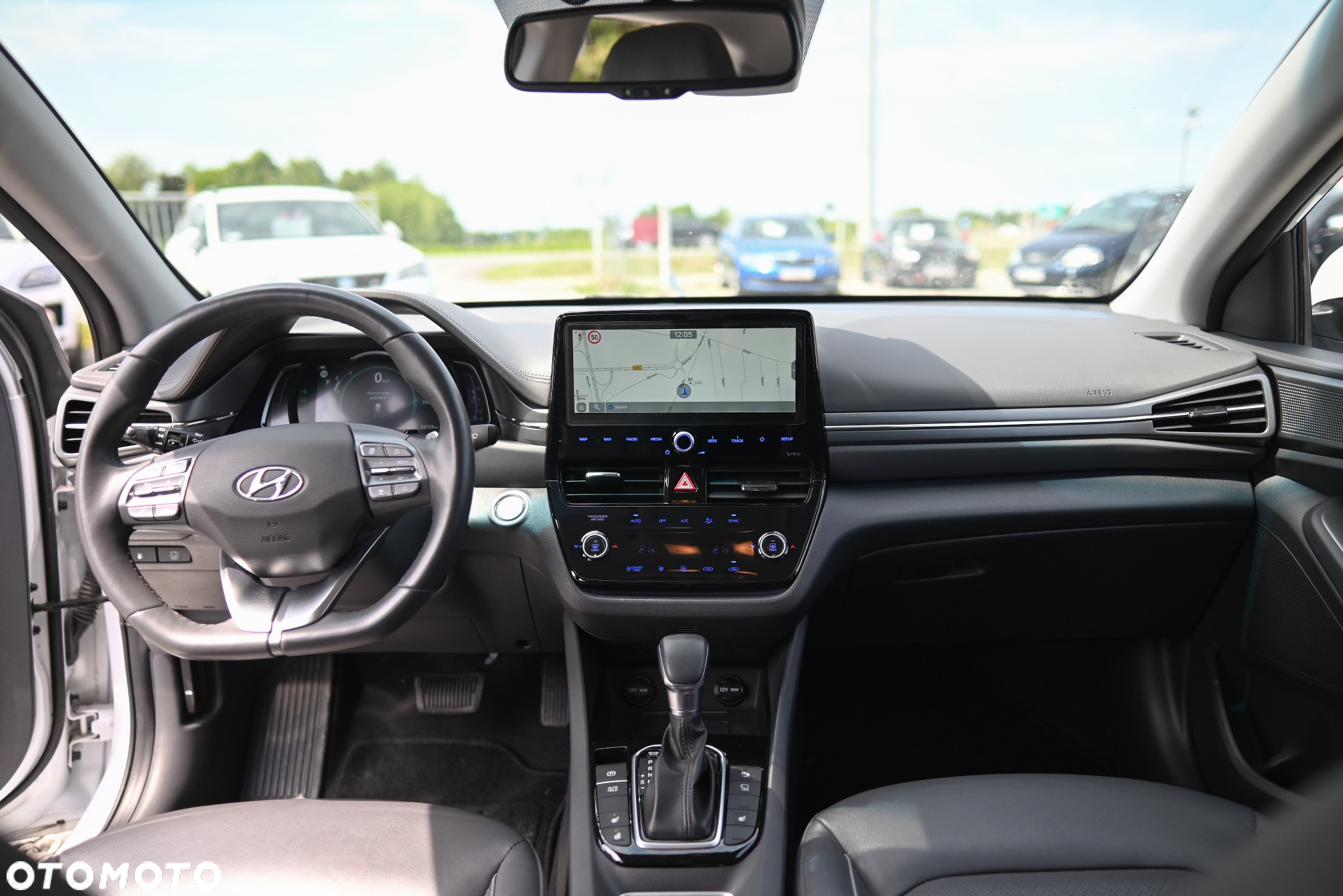 Hyundai IONIQ - 11