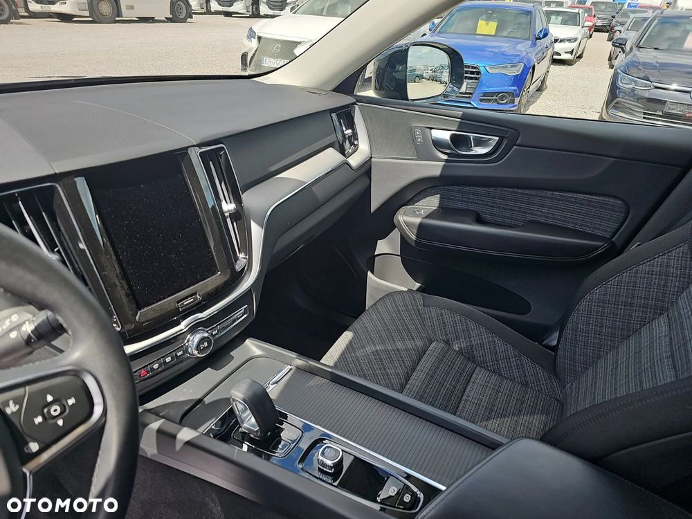 Volvo XC 60 B4 D Essential - 16