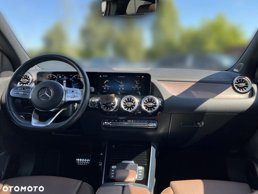 Mercedes-Benz GLA - 14