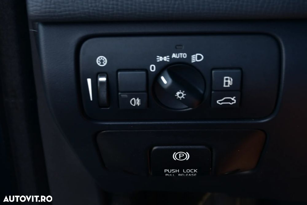Volvo XC 60 D5 AWD Rdesign - 22