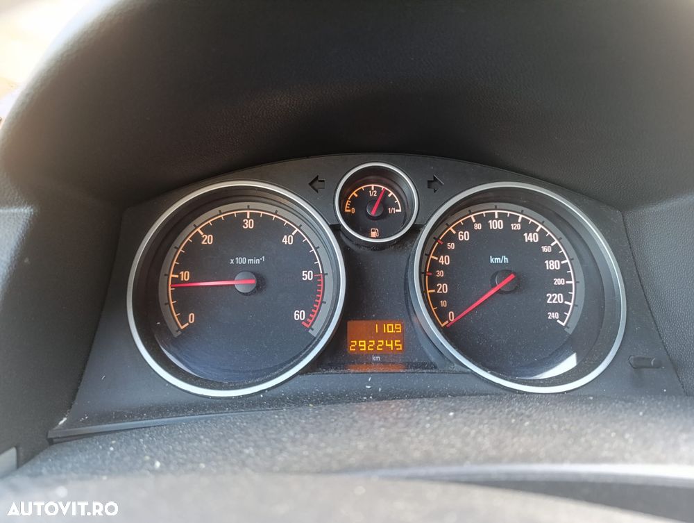 Opel Astra 1.7 CDTi Essentia - 9