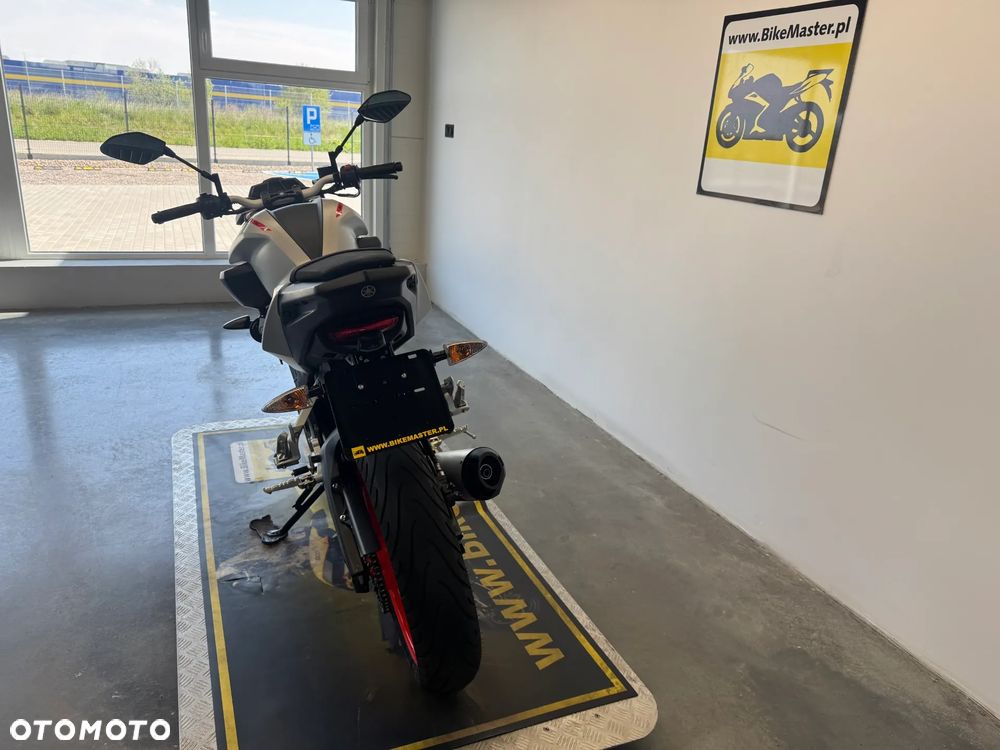 Yamaha MT - 7