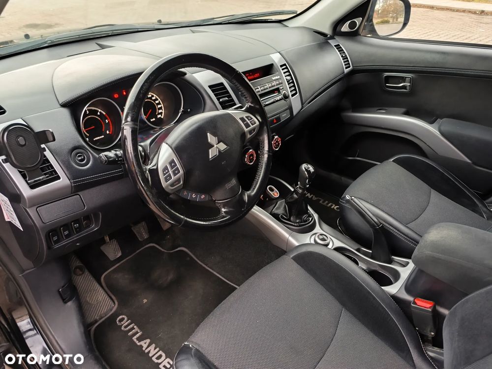 Mitsubishi Outlander 2.0 DID Intense + - 9