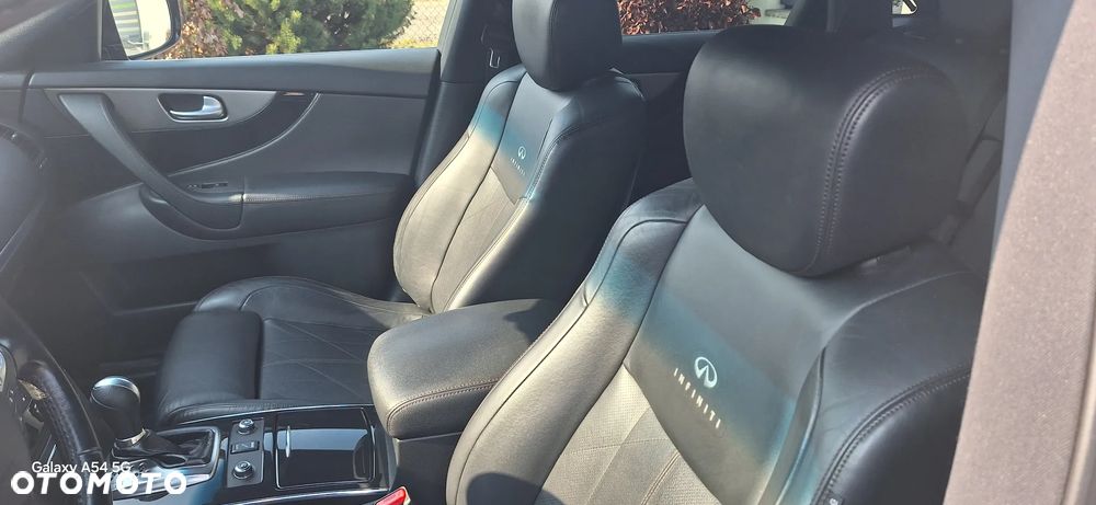 Infiniti FX FX30d S - 12