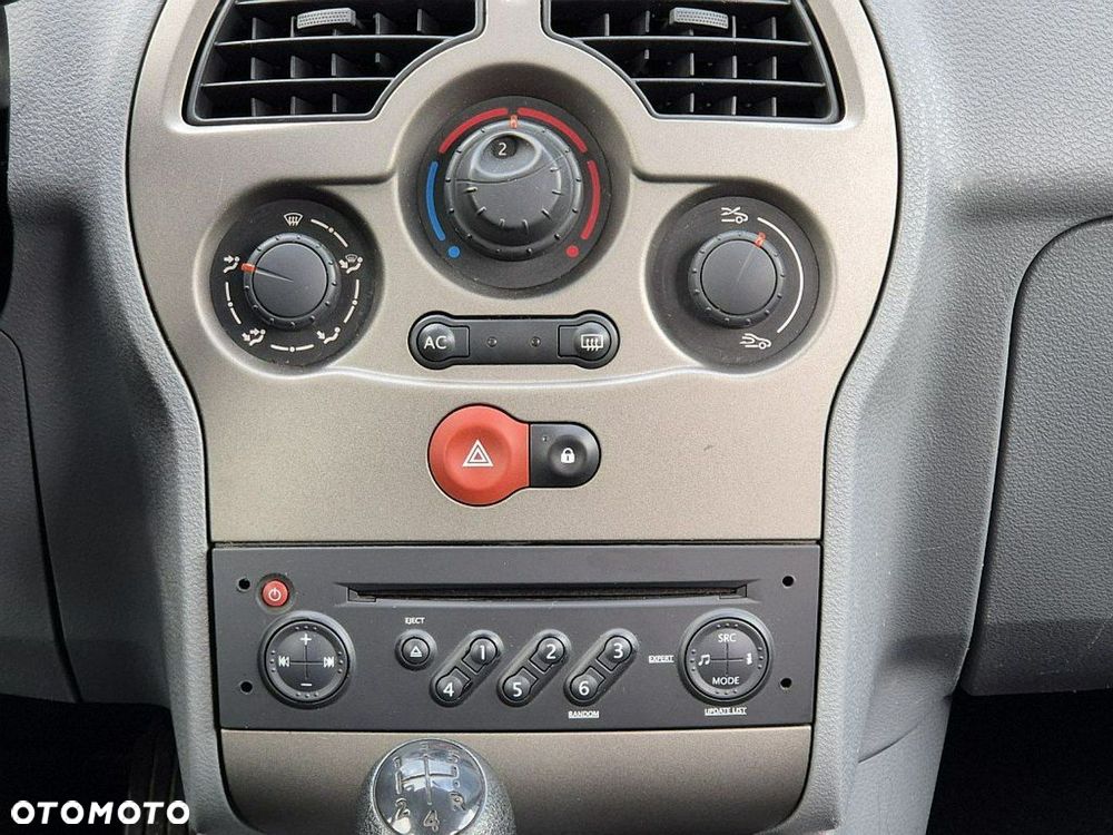 Renault Modus 1.2 16V Avantage - 9