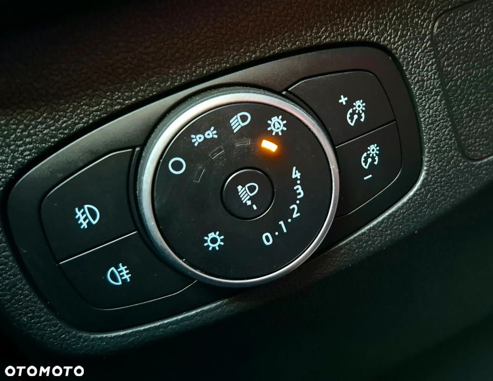 Ford Focus 1.5 EcoBlue Start-Stopp-System TITANIUM - 25