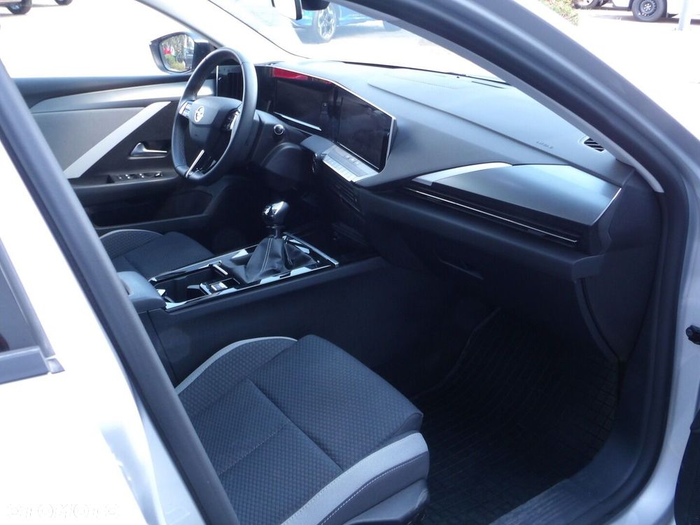 Opel Astra 1.2 T Edition S&S - 9