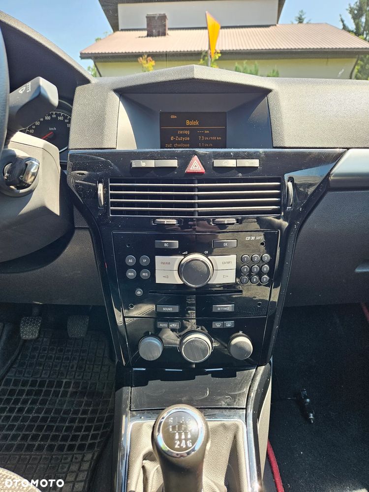 Opel Astra 1.6 T Cosmo - 8