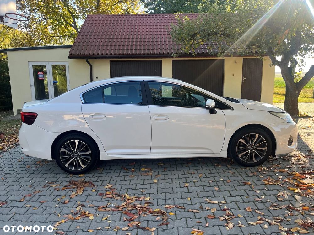 Toyota Avensis 2016 photo 3