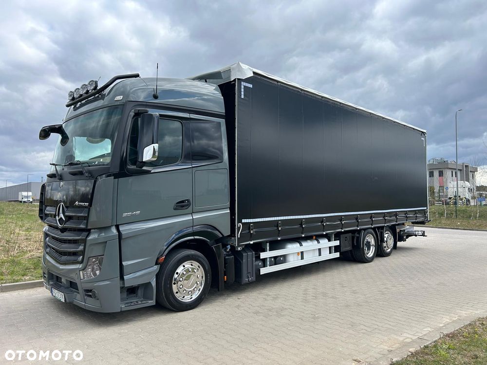 Mercedes-Benz Actros - 2