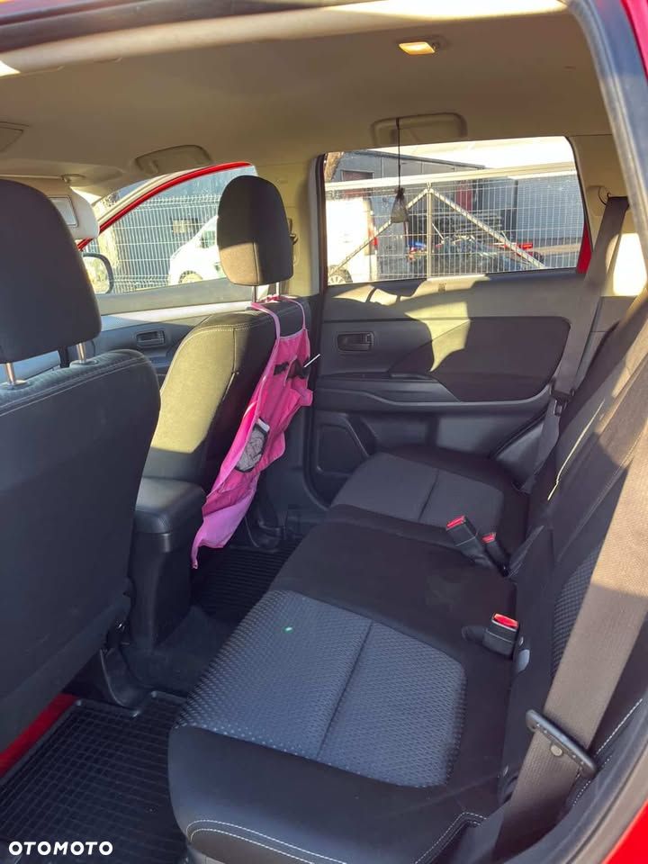 Mitsubishi Outlander - 4
