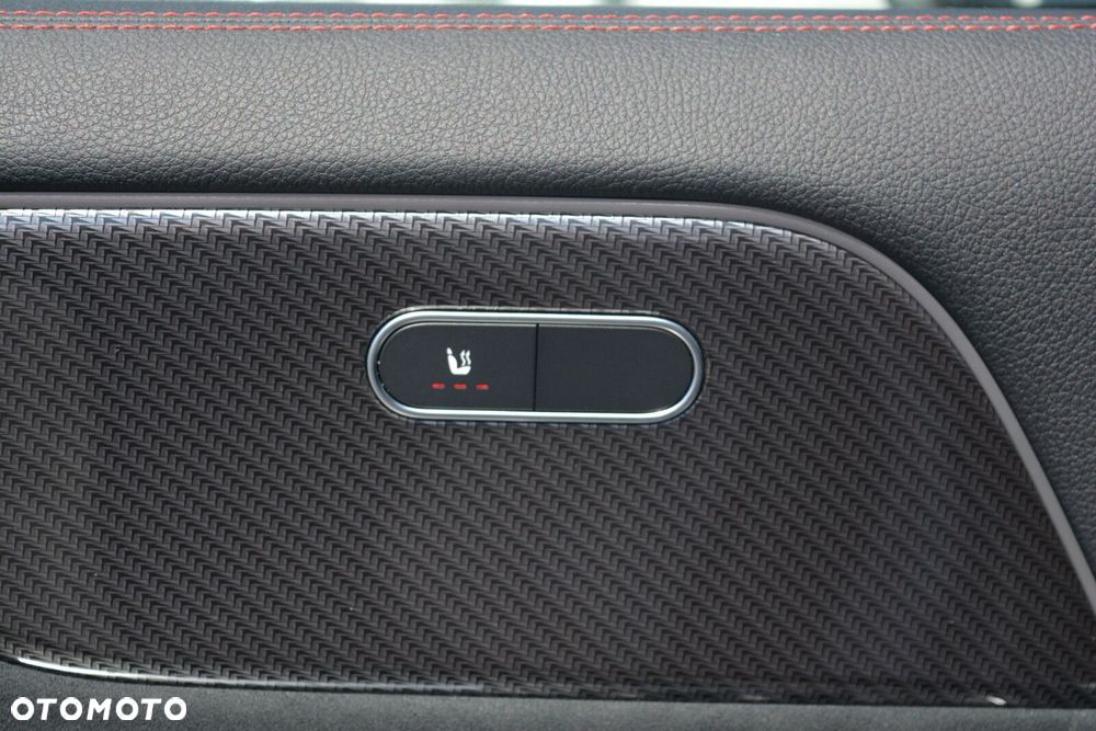 Mercedes-Benz GLA - 14