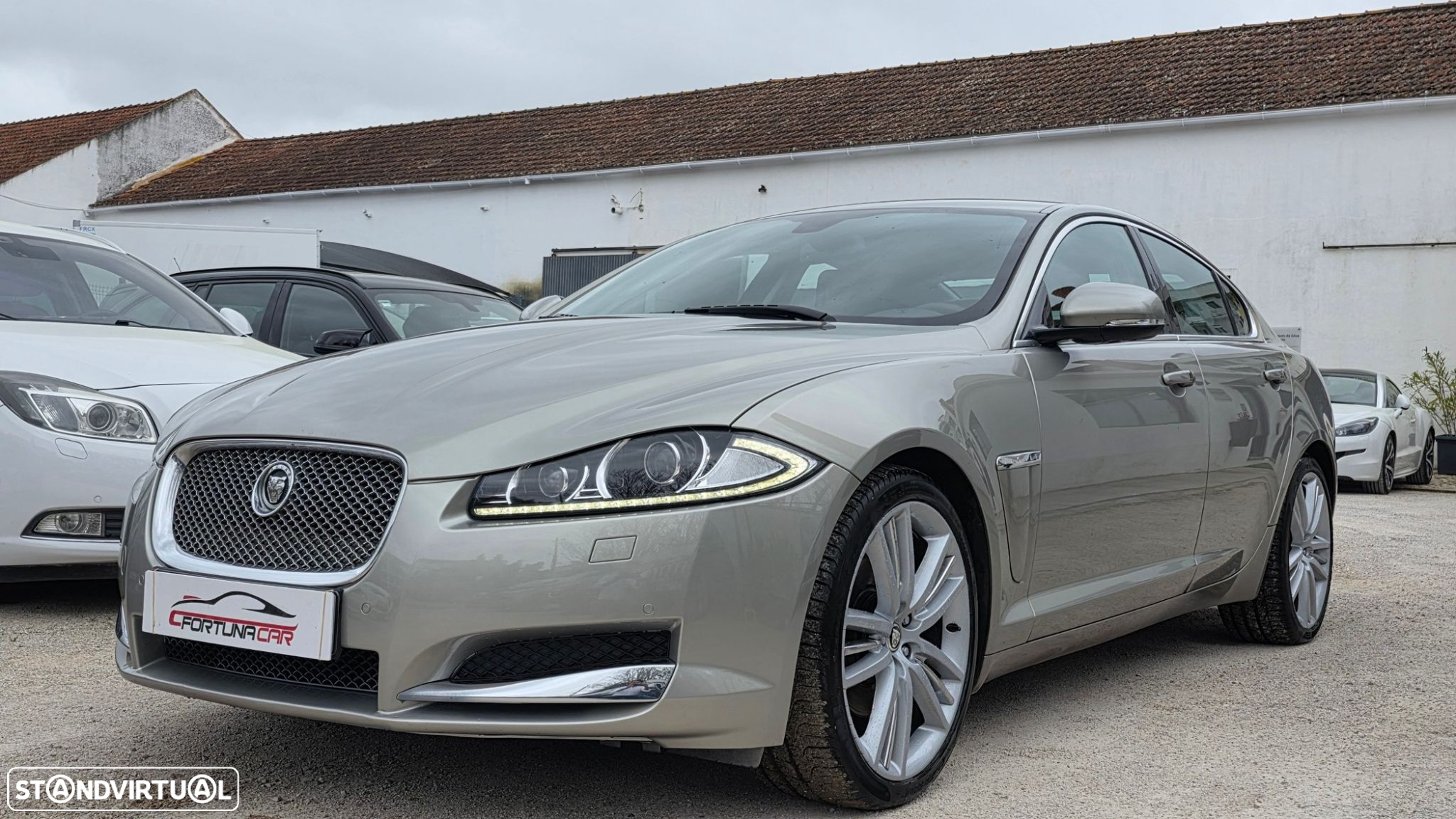 Jaguar XF 2.2 D Premium Luxury - 9