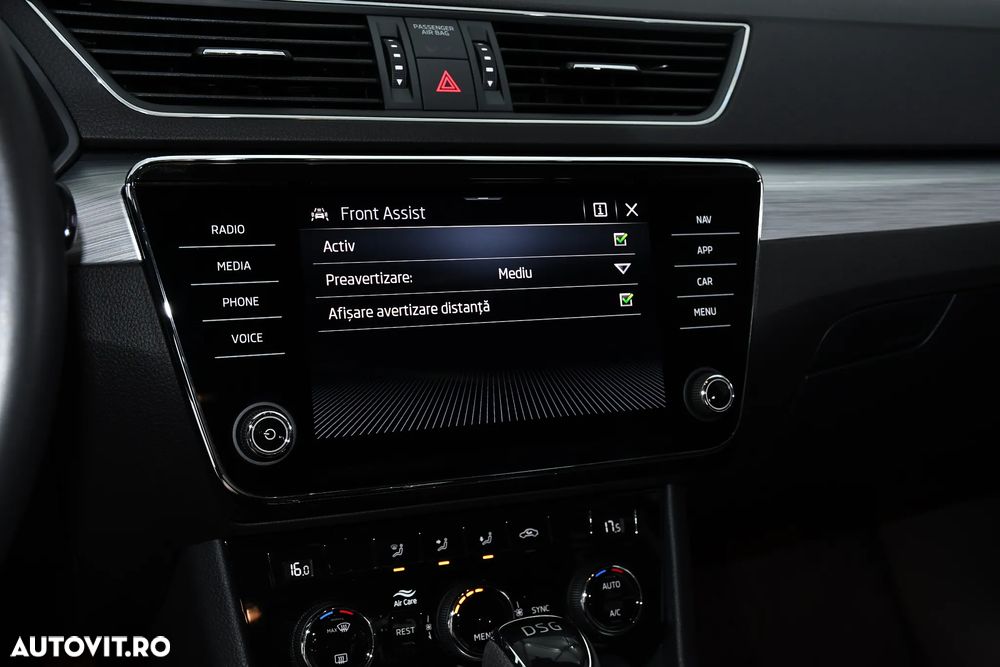 Skoda Superb 2.0 TDI DSG SportLine - 31
