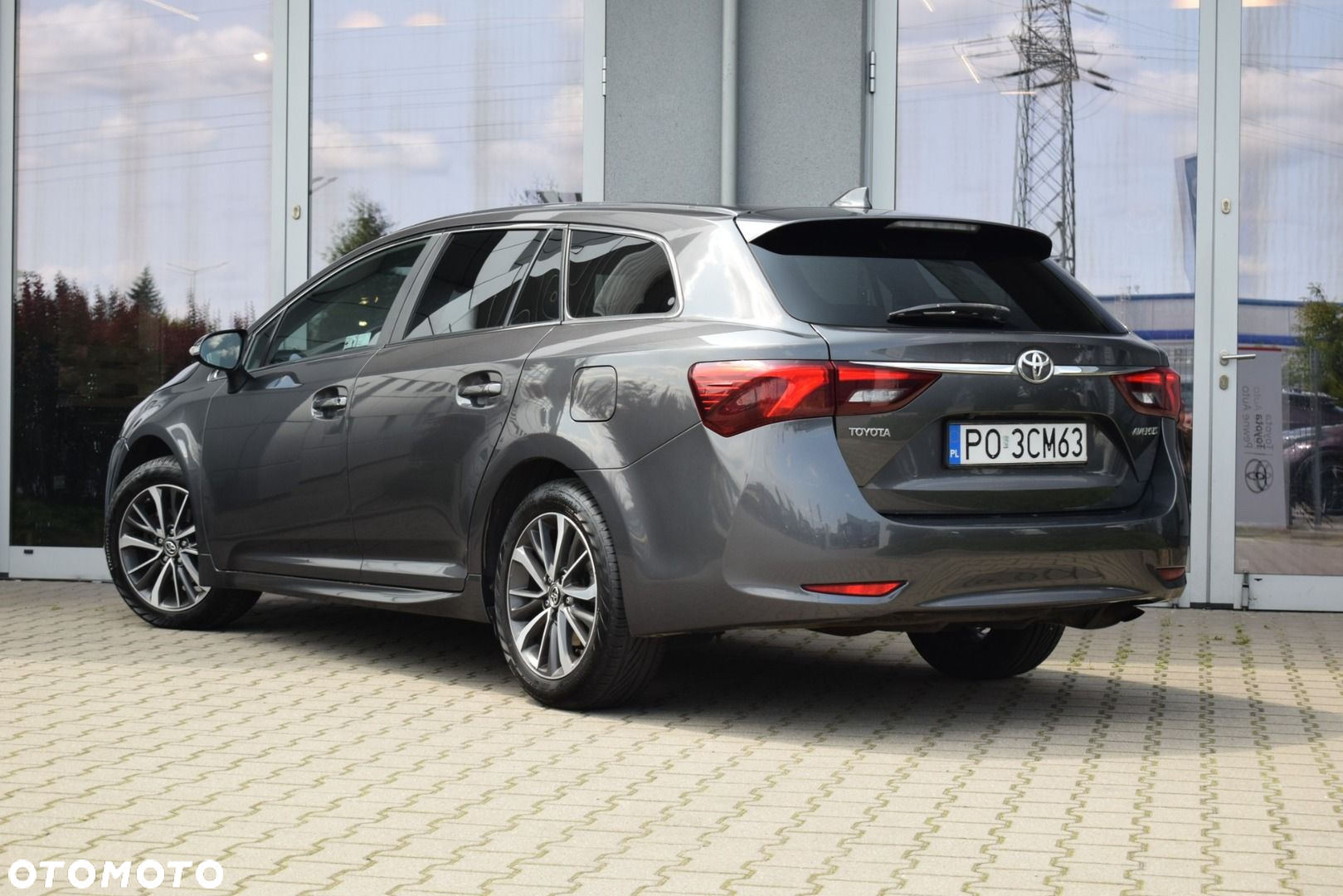 Toyota Avensis - 9