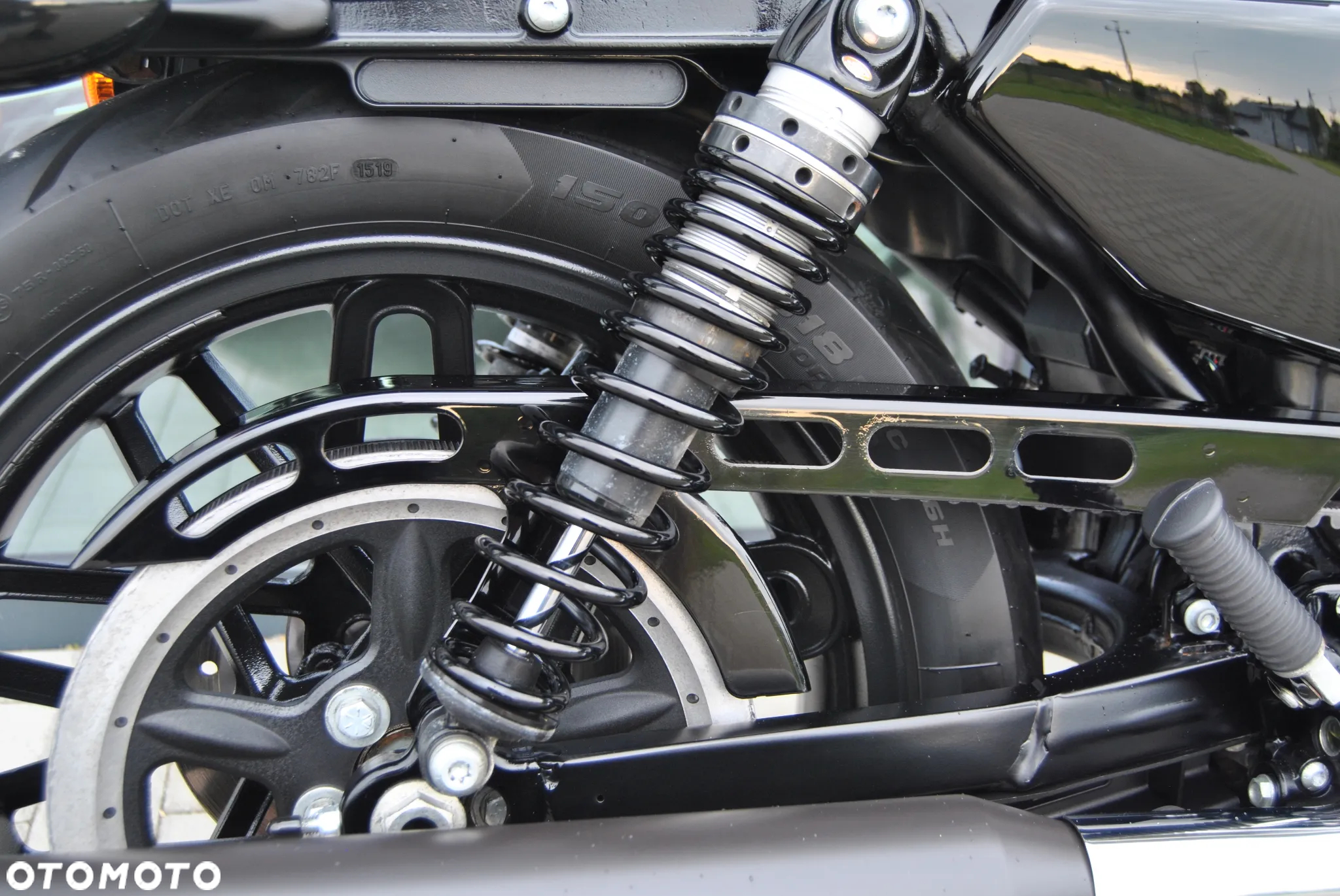 Harley-Davidson Sportster Roadster 1200R - 33