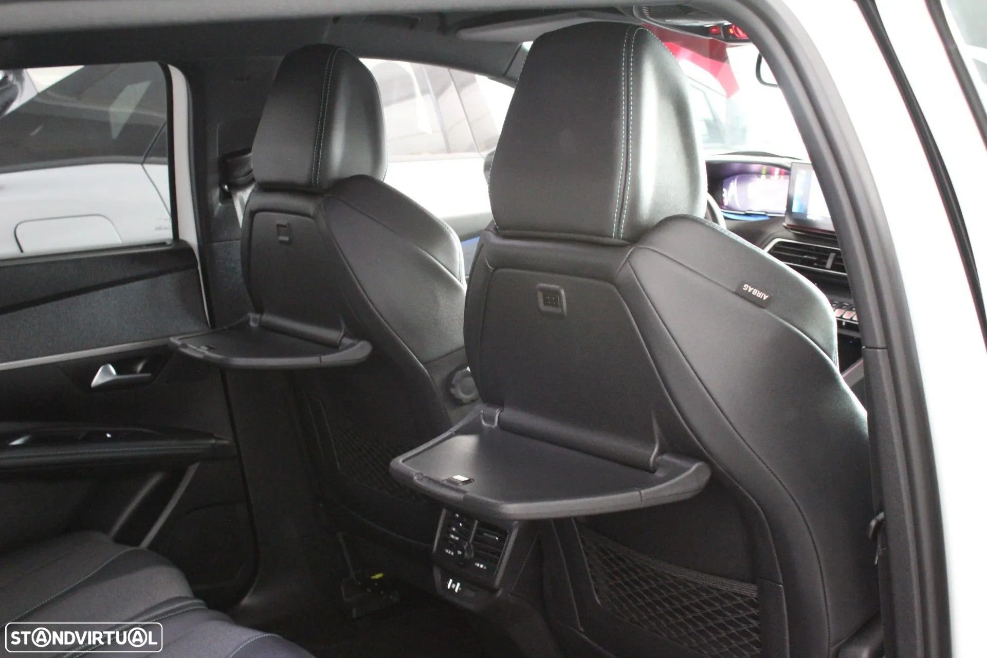 Peugeot 5008 1.2 PureTech Allure Pack EAT8 - 18