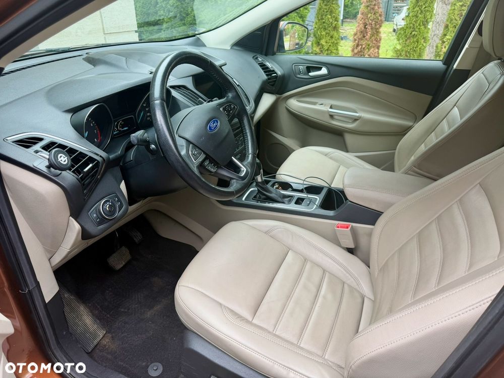 Ford Escape 2.0 EcoBoost AWD Titanium - 11
