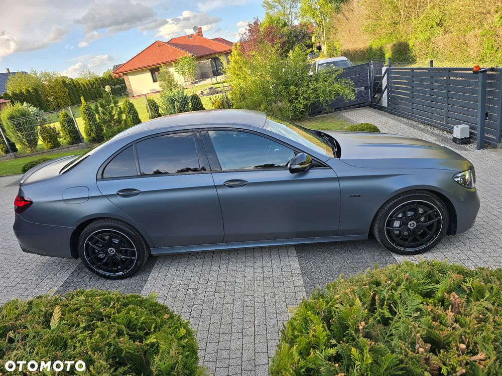 Mercedes-Benz Klasa E 300 de AMG - 37