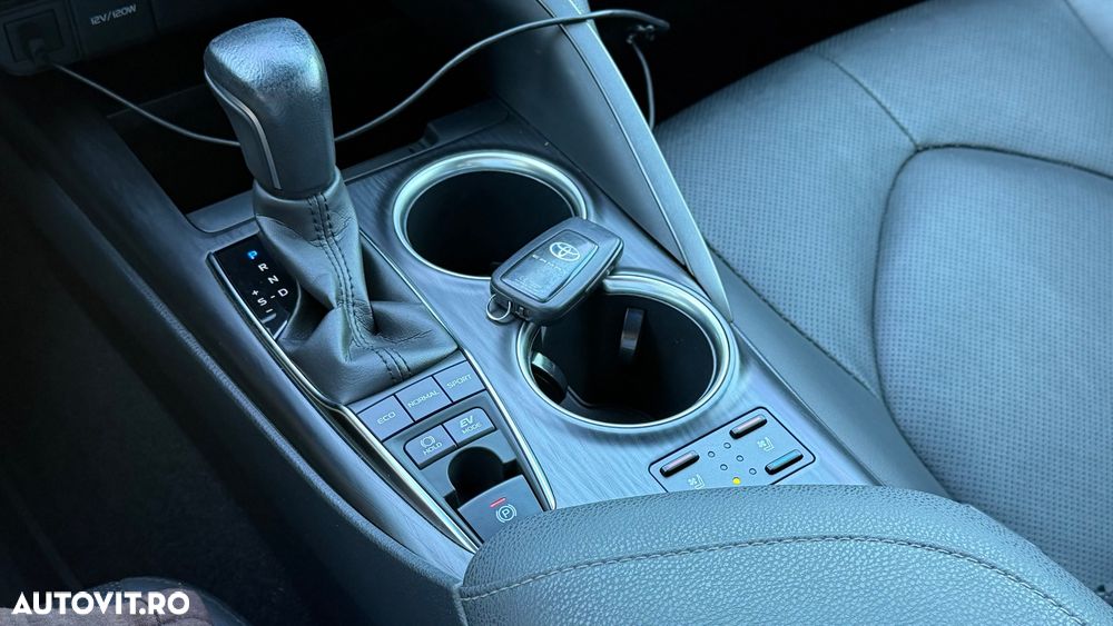 Toyota Camry 2.5 Exclusive - 10