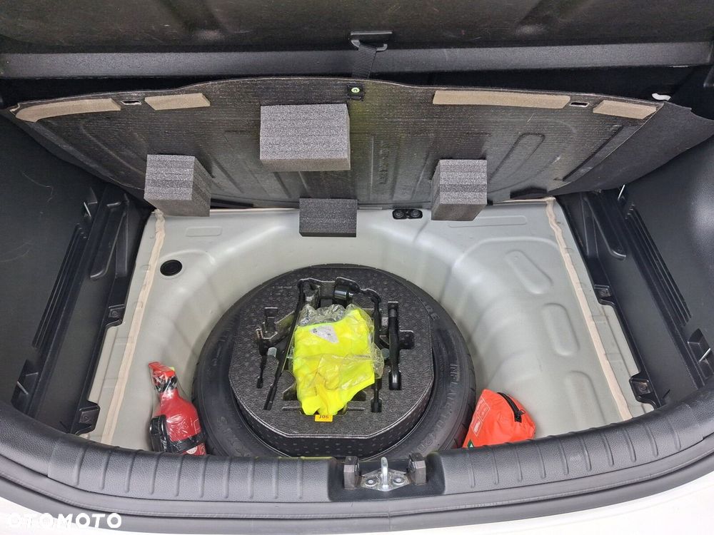 Kia Rio - 20