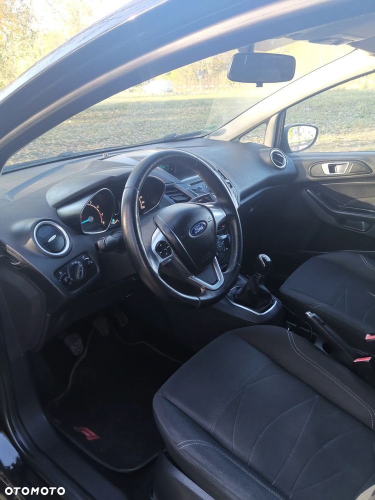 Ford Fiesta - 12
