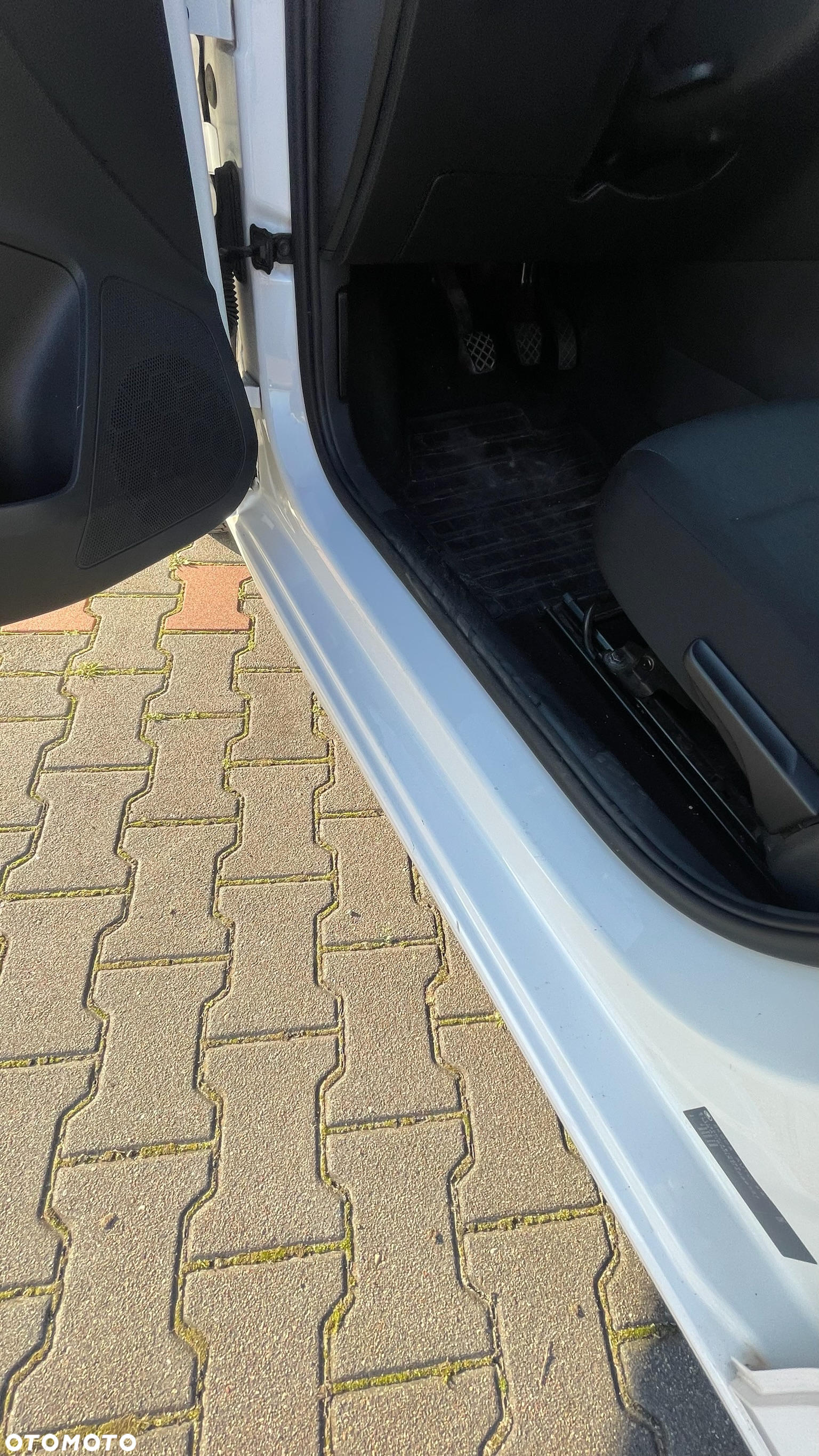 Skoda RAPID 1.2 Ambition - 17
