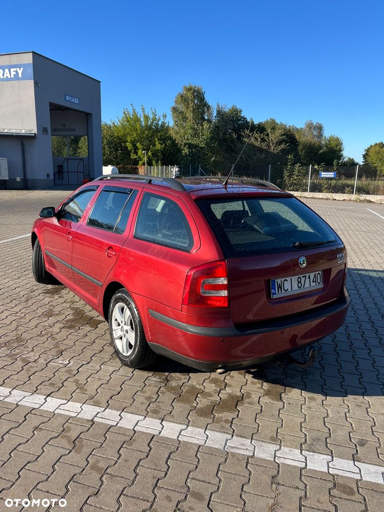 Skoda Octavia 1.6 Combi Ambiente - 5